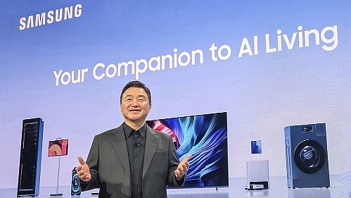 <div class="paragraphs"><p>TM Roh, CEO and Head of Samsung’s Device eXperience (DX) Division at Samsung ‘Your Companion to AI Living’ devices at The First Look event during CES 2026.</p></div>