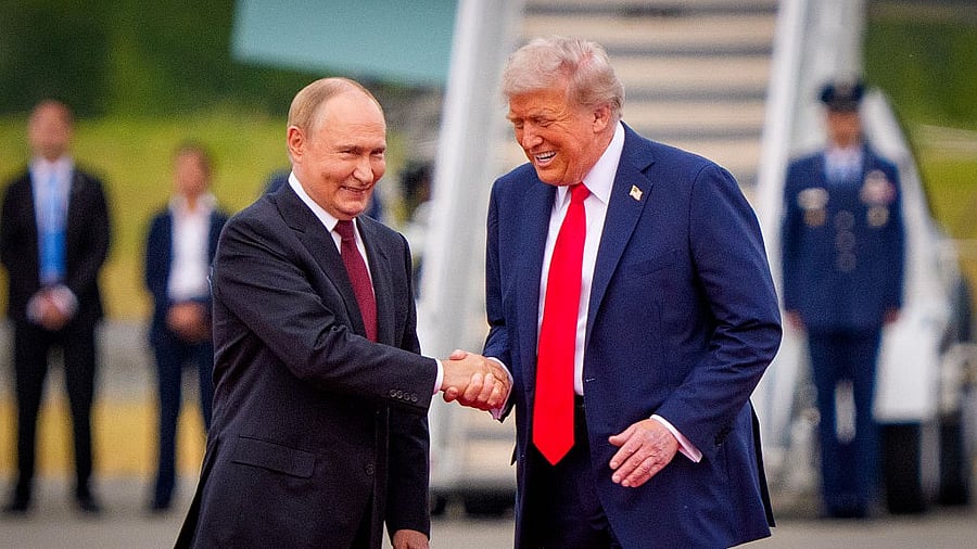 <div class="paragraphs"><p>Putin and Trump file photo</p></div>