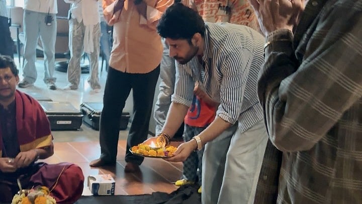 <div class="paragraphs"><p>Viineet Kumar Siingh</p></div>