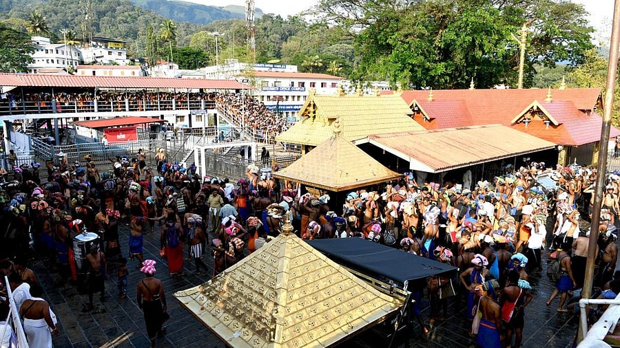 <div class="paragraphs"><p>Devotees at the Sabarimala temple.&nbsp;</p></div>