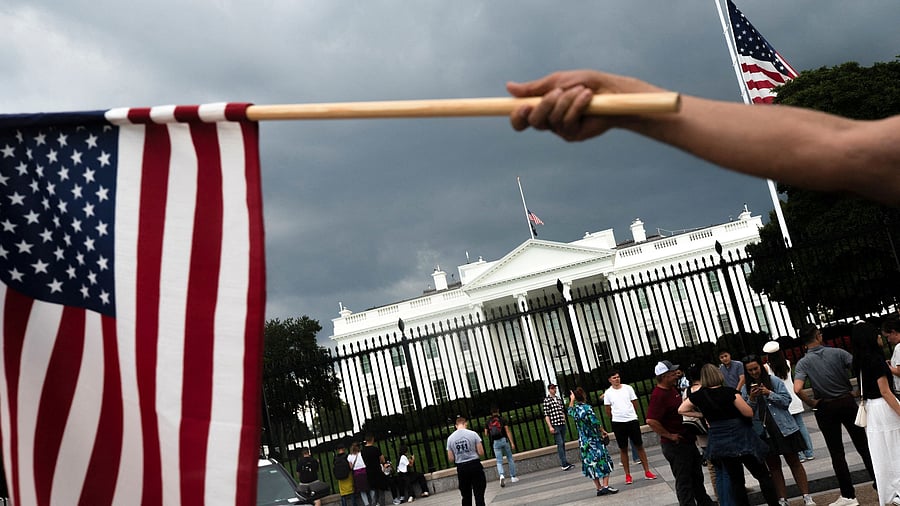 <div class="paragraphs"><p>Democrats warn of 'whitewash' five years after January 6 Capitol attack, while Trump rallies with Republicans</p></div>