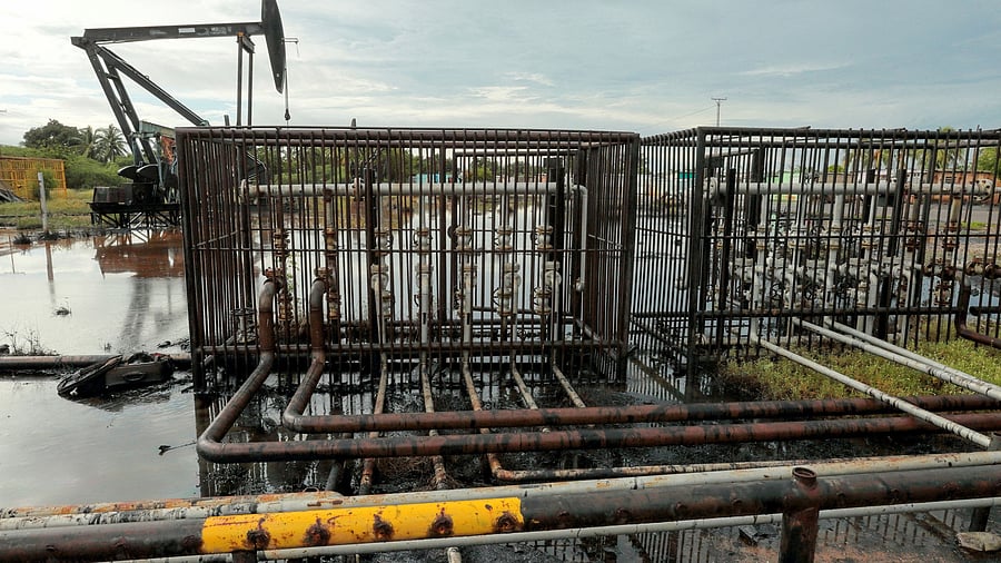<div class="paragraphs"><p>Oil field near Lake Maracaibo, in Cabimas</p></div>