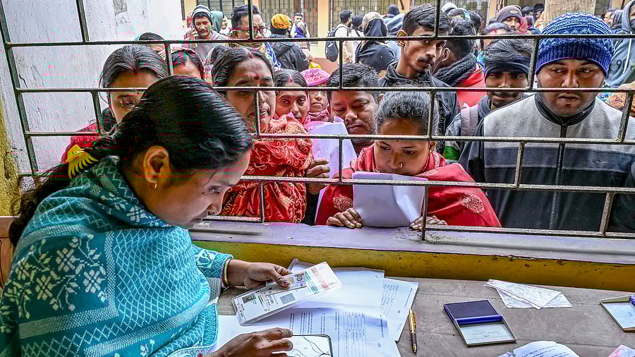 <div class="paragraphs"><p>Uttar Pradesh SIR draft voter list out: 12.55 crore voters retained, 2.89 crore removed</p></div>