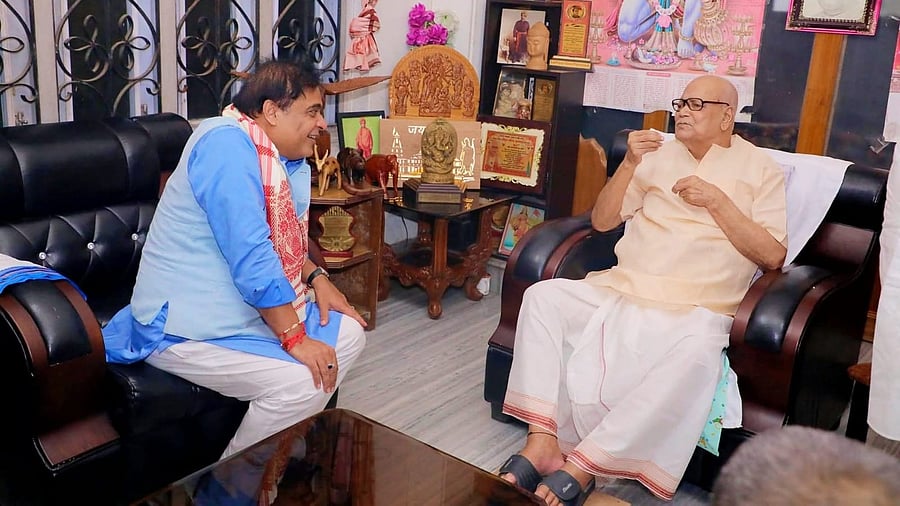 <div class="paragraphs"><p>Assam Chief Minister Himanta Biswa Sarma (L) and veteran BJP leader Kabindra Purkayastha.</p></div>