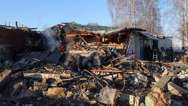 <div class="paragraphs"><p>Russia said that any ‌troops ⁠sent to ‌Ukraine by Western governments would be 'legitimate ​combat targets'</p></div>