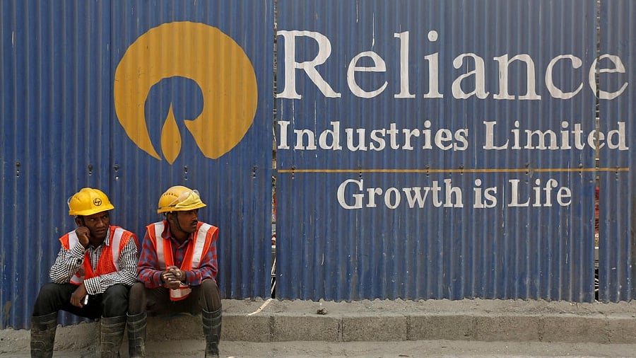 <div class="paragraphs"><p>Reliance's two refineries in western Gujarat state can process about 1.4 million barrels per day of crude&nbsp;oil.</p></div>