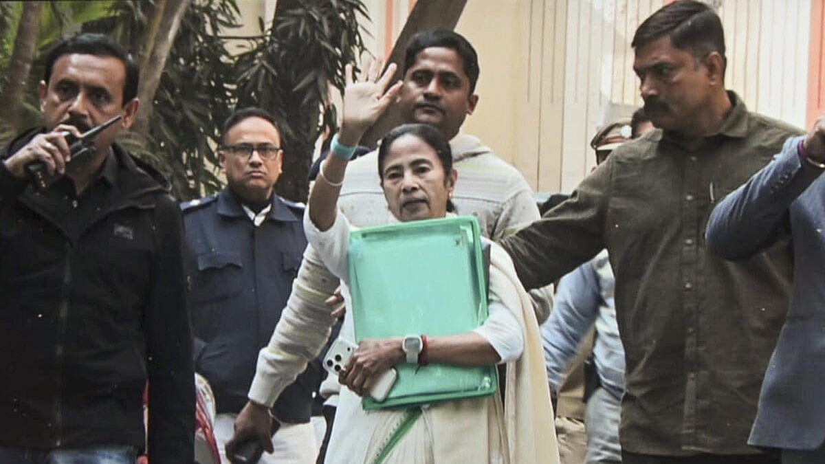 Supreme Court Rebukes Mamata Banerjee for Interfering in I-PAC Raid