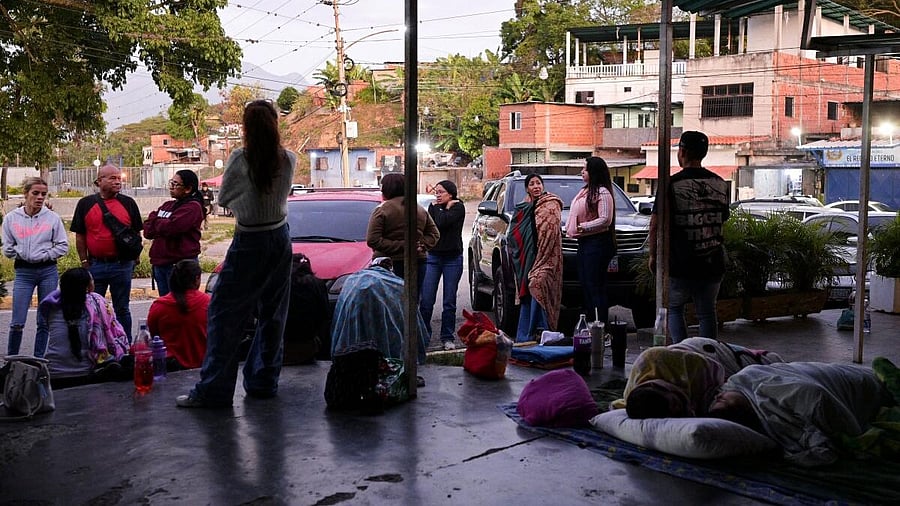 <div class="paragraphs"><p>Family members of detainees wait outside the El Rodeo jail, after National Assembly President Jorge Rodriguez announced that a number of foreign and Venezuelan prisoners will be released, in El Rodeo, Miranda state, Venezuela January 9, 2026</p></div>