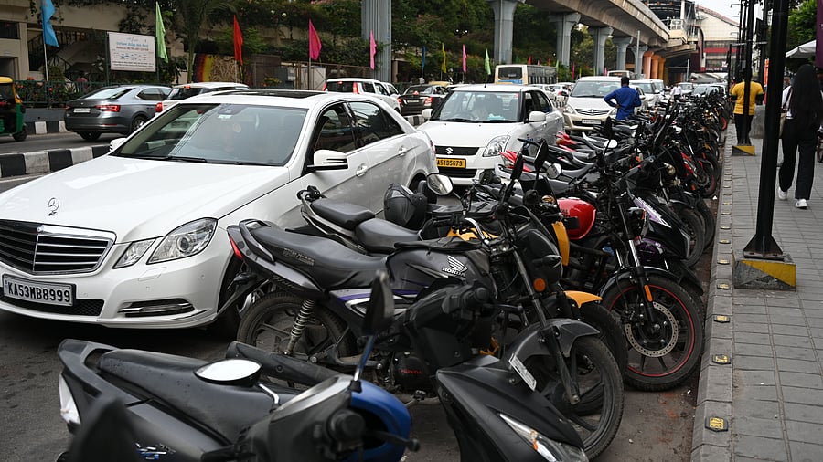 <div class="paragraphs"><p>The pay-and-park system on MG Road. </p></div>