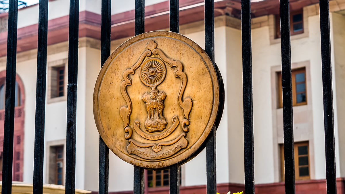 SC Seeks EC Response on TMC MPs' Plea Over SIR Irregularities