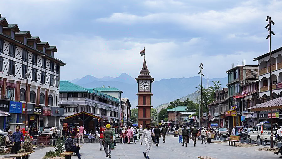 <div class="paragraphs"><p>The Lal Chowk in Srinagar, Jammu and Kashmir. Disputes over institutions and admissions in the Union Territory are increasingly taking on regional and communal overtones.<br></p></div>