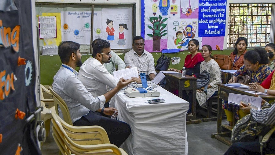 <div class="paragraphs"><p>Election officials during a training session ahead of voting in BMC elections.&nbsp;</p></div>