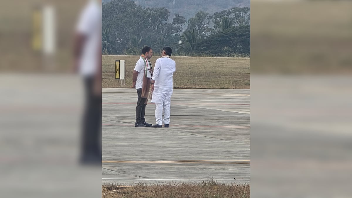 Rahul Gandhi Holds Impromptu Karnataka Talks with CM Siddaramaiah, Shivakumar
