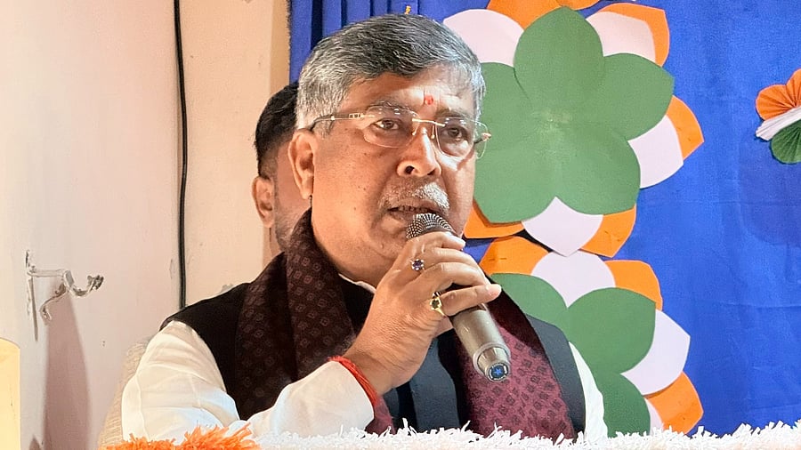 <div class="paragraphs"><p>Aditya Sahu.</p></div>