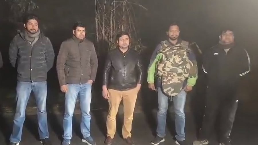 <div class="paragraphs"><p>A late-night encounter occurred between the North District Anti-Narcotics Team and a group of criminals</p></div>