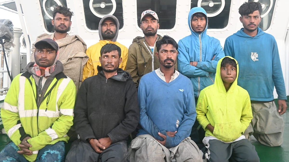 Indian Coast Guard Intercepts Pakistani Boat with 9 Crew in Gujarat Waters