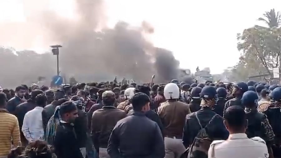 <div class="paragraphs"><p>Violence in Murshidabad.&nbsp;</p></div>