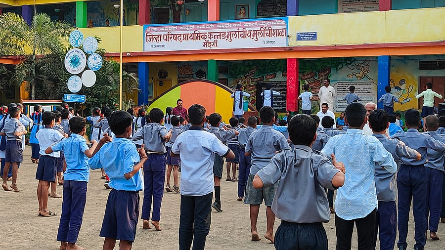 <div class="paragraphs"><p>Over 1 lakh students in six states bordering Karnataka are enroled in Kannada-medium schools. In pic, students participate in an activity at the Zilla Parishad Kannada Medium School in Maindargi, a border village in Akkalkot taluk, Maharashtra. </p></div>