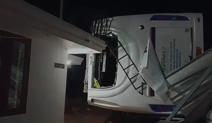 <div class="paragraphs"><p>The accident occurred around 3.30 am when the bus, travelling on the National Highway service road at Ethukkad near Navaikulam, lost control, rammed into a house and overturned, police said.</p></div>