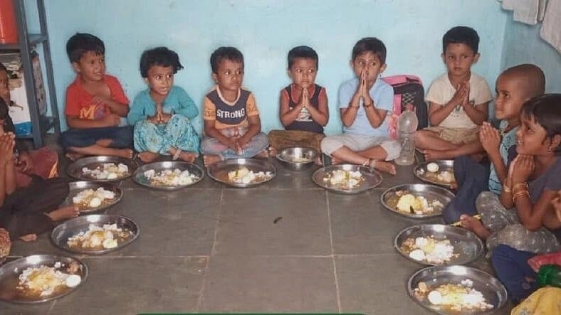 <div class="paragraphs"><p>Children having mid-day meals at an anganwadi in Bidar’s Chitguppa taluk. </p></div>