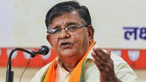 Punjab BJP Delegation Accuses AAP Government of Targeting Media Houses in Meeting with Governor