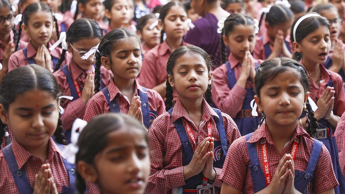 Kashmir Parents Prioritize Education Over Politics in School Choices