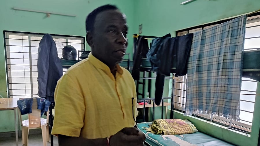 <div class="paragraphs"><p>MLC Shantaram Budna Siddi</p></div>