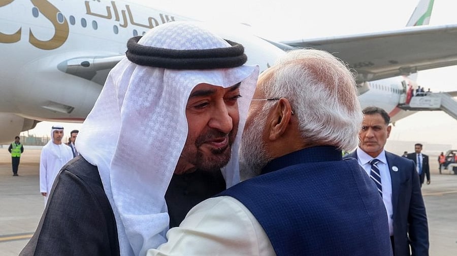 <div class="paragraphs"><p>PM Modi receives UAE President Al Nahyan at Delhi airport</p></div>