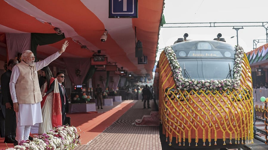 <div class="paragraphs"><p>PM Modi flags off first Vande Bharat sleeper train.</p><p></p></div>