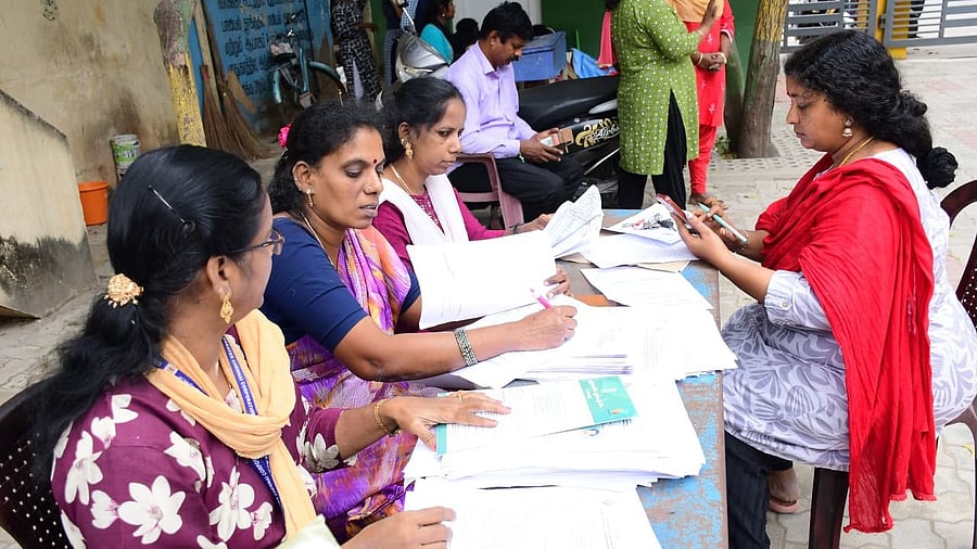 <div class="paragraphs"><p>Names of 97.37 lakh voters were dropped in the draft electoral rolls at the end of the first phase.&nbsp;</p></div>