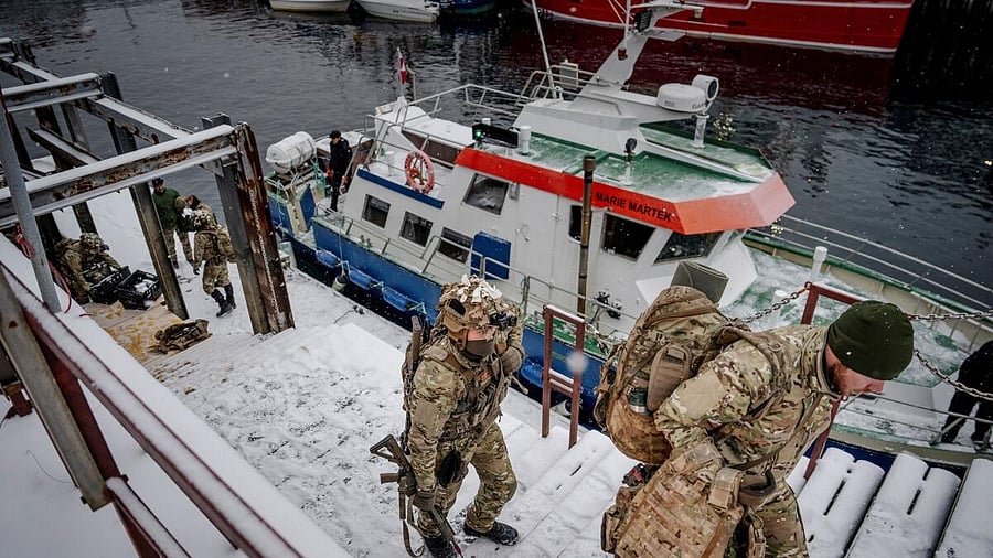 <div class="paragraphs"><p>Kremlin says Trump would go down in world history if US took Greenland</p></div>