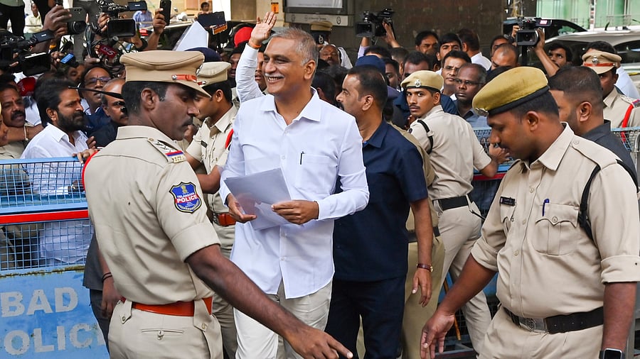 <div class="paragraphs"><p>BRS MLA T Harish Rao arrives to appear before the SIT as part of enquiry into the phone tapping case, in Hyderabad, on Tuesday.</p></div>
