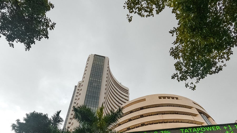 <div class="paragraphs"><p>Bombay Stock Exchange Building From Dalal Street in Mumbai </p></div>