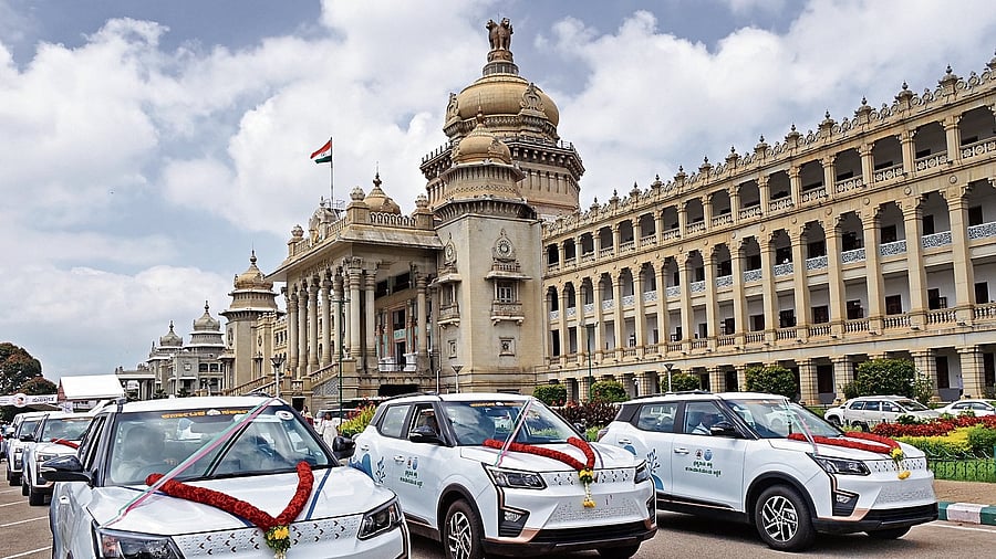 While the ruling Congress is preparing to pass a resolution opposing the repeal of the UPA-era MGNREGA in the special legislature session, the Opposition BJP plans to counter what it calls a “misinformation campaign” against the new VB-GRAM-G law. DH file photo
