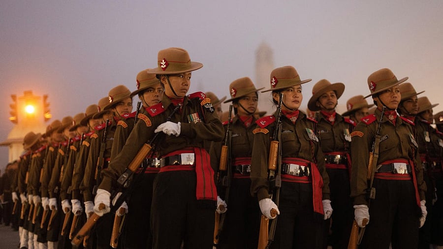 <div class="paragraphs"><p>Soldiers take part in the rehearsal for the Republic Day parade on a cold winter morning, in New Delhi. (Representative image)</p></div>