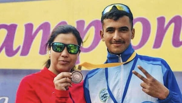 <div class="paragraphs"><p>Kayaker Mohsin Ali (R), and his coach Bilquis Mir</p></div>