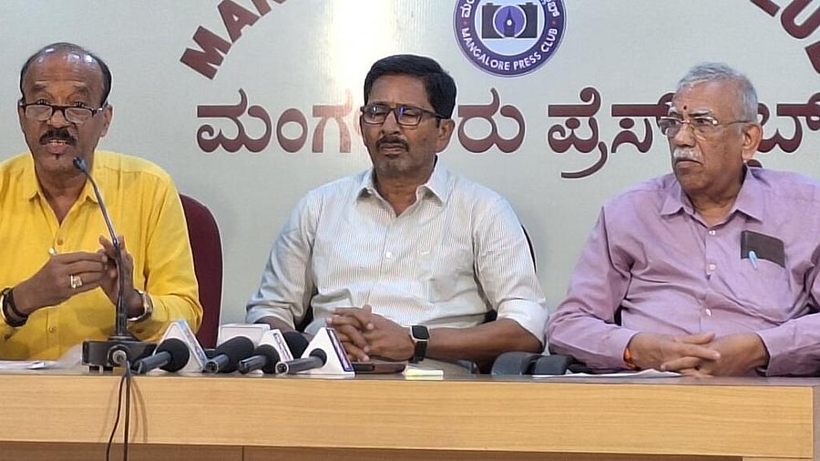 <div class="paragraphs"><p>Karnataka State Association for Special Educators and Supportive staff General Secretary Vasanth Kumar Shetty addressing mediapersons at Patrika Bhavan, Mangaluru. DH photo</p></div>