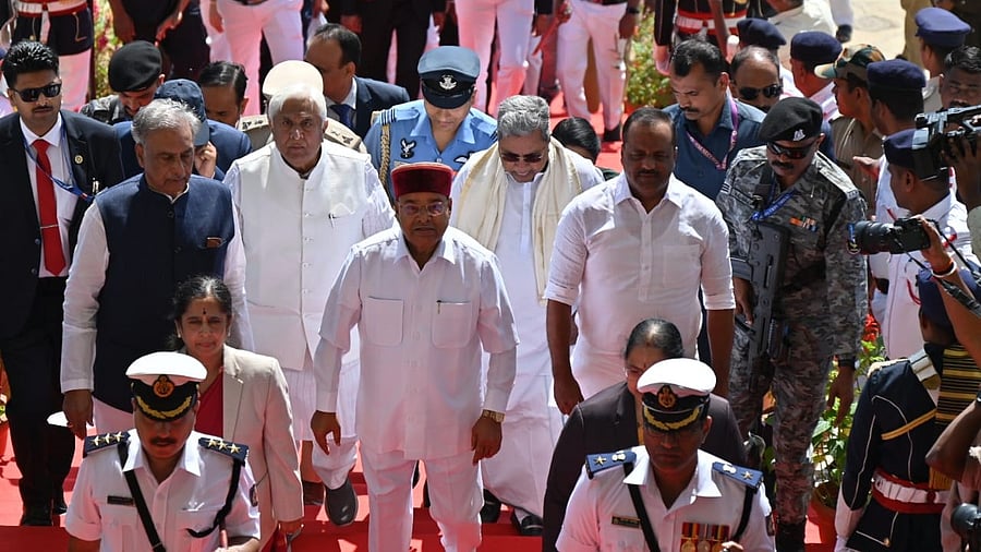 <div class="paragraphs"><p>Governor Thawarchand Gehlot arriving at the Vidhana Soudha in Bengaluru on Thursday. </p></div>