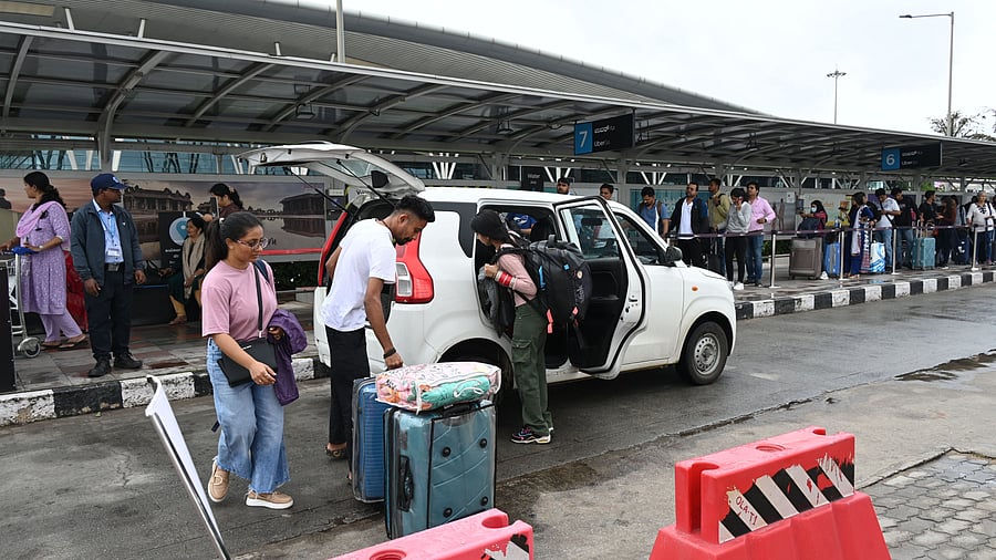 <div class="paragraphs"><p>Yellow-board vehicles look to KSTDC to regain access to the Terminal 1 arrival pickup lanes.</p></div>