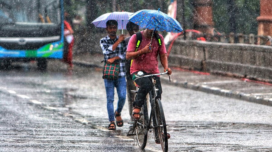 <div class="paragraphs"><p>Delhi rains. </p></div>