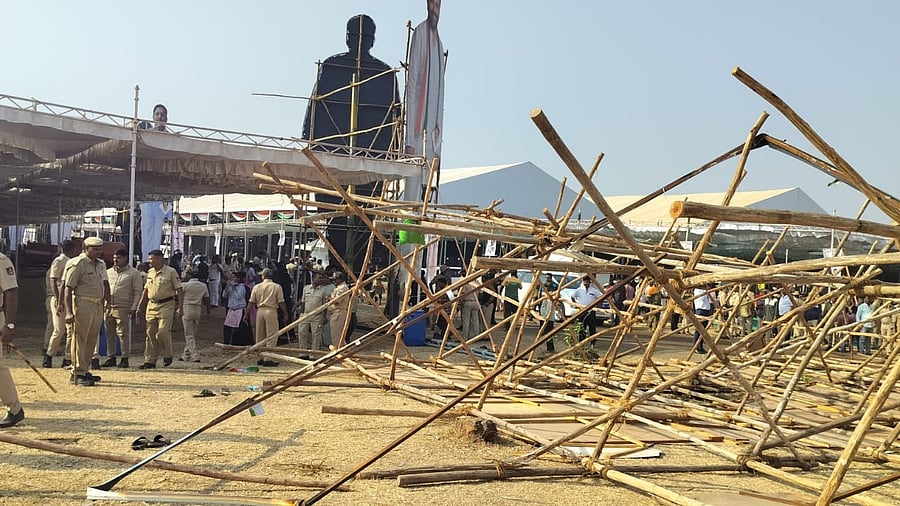 <div class="paragraphs"><p>The cutout collapsed injuring three people.&nbsp;</p></div>