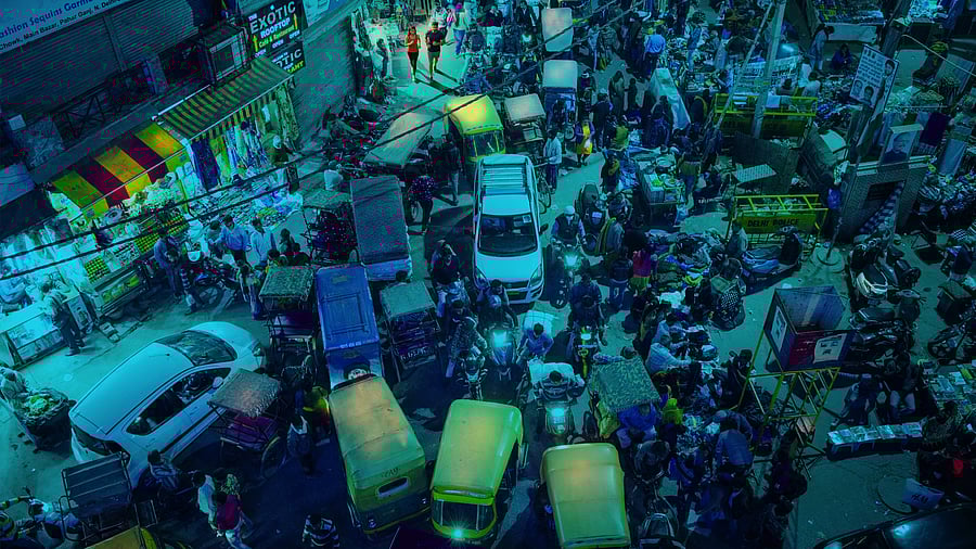 <div class="paragraphs"><p>Evening traffic at Paharganj in Delhi. </p></div>