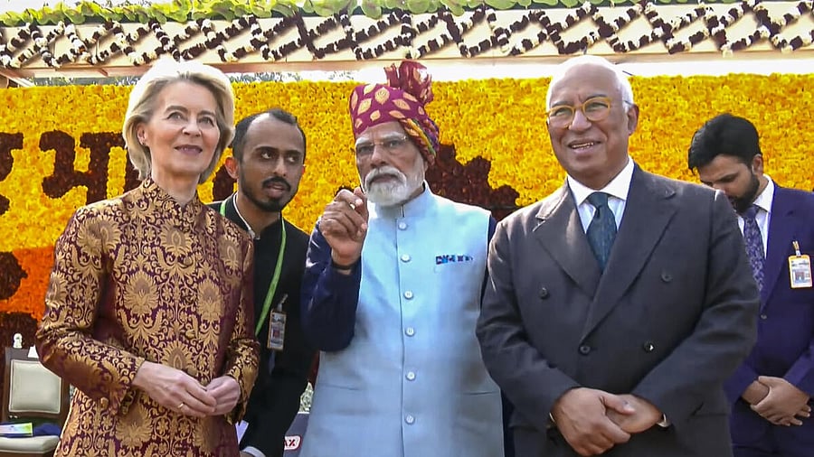 <div class="paragraphs"><p> In this screengrab from a video posted on Jan. 26, 2026, Prime Minister Narendra Modi, centre, with President of the European Commission Ursula von der Leyen, left, and President of the European Council Antonio Costa during the 77th Republic Day Parade, at Kartavya Path</p></div>