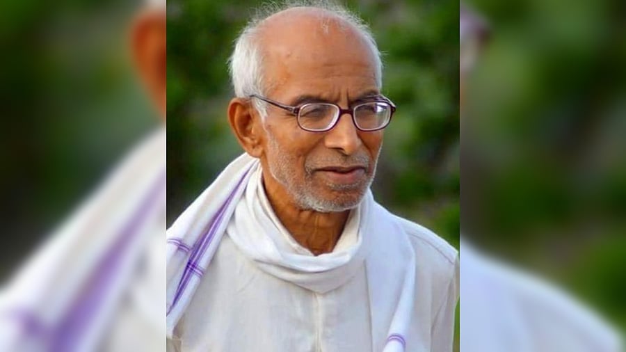 <div class="paragraphs"><p>Siddheshwar Swamiji</p></div>