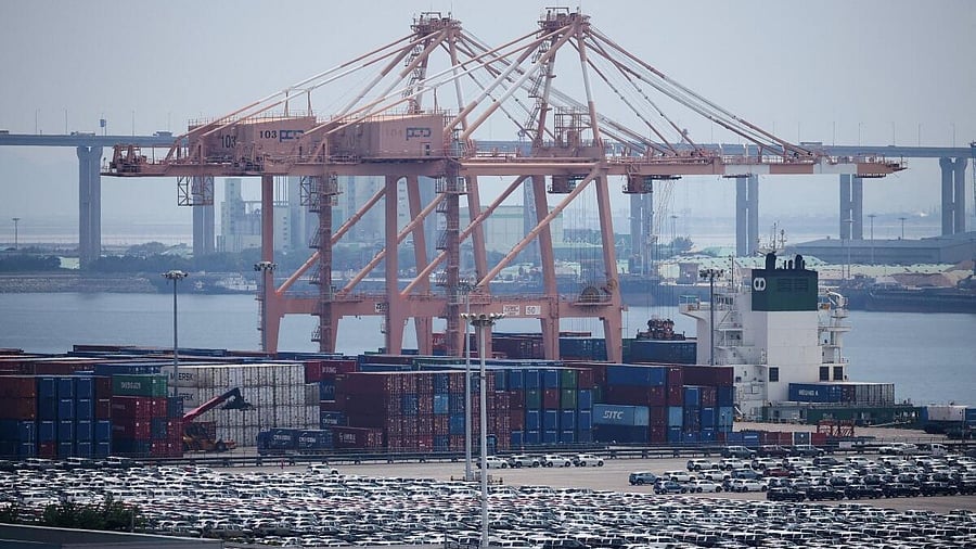 <div class="paragraphs"><p>US&nbsp;President&nbsp;Donald&nbsp;Trump&nbsp;said he was hiking&nbsp;tariffs&nbsp;​on&nbsp;autos and other goods imported from&nbsp;South&nbsp;Korea.</p></div>