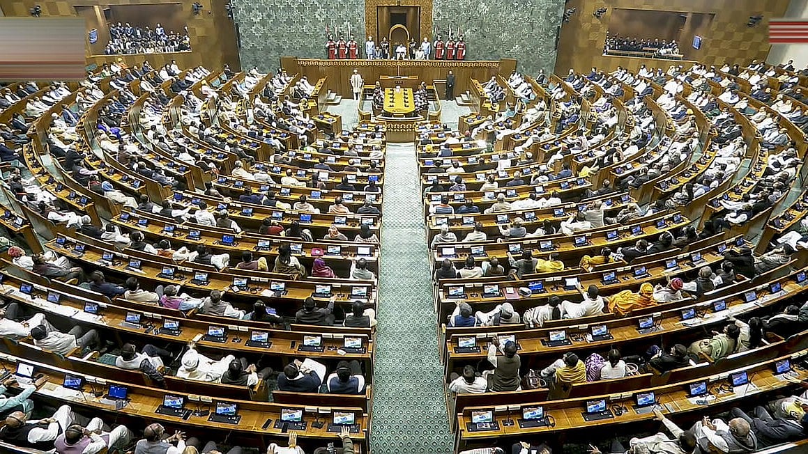 President Murmu Calls for Unity on National Issues Amid Budget Session Protests