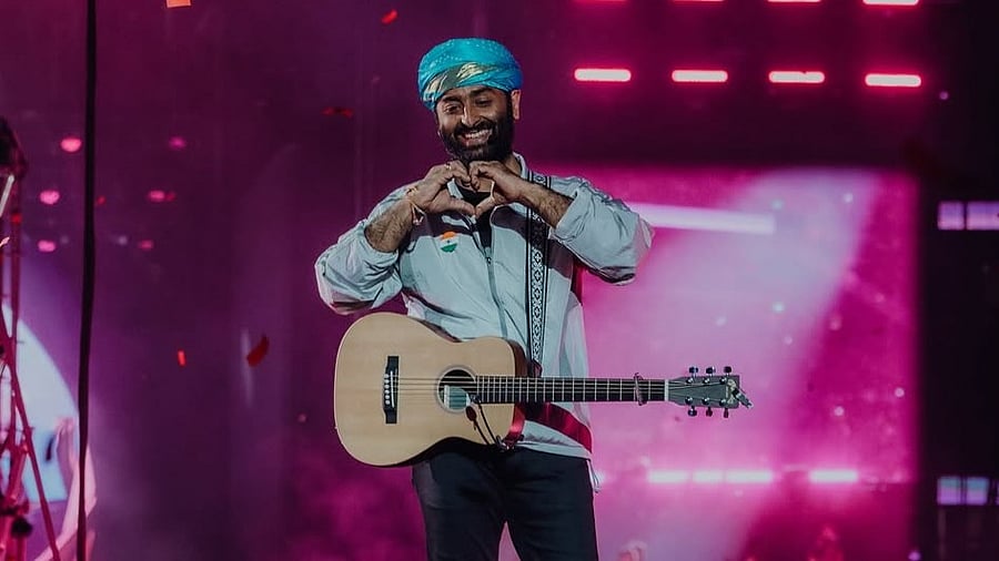 <div class="paragraphs"><p>Arijit Singh</p></div>