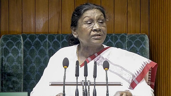 President Murmu Invokes Gandhi, Nehru, Vajpayee to Seek Unity on National Issues