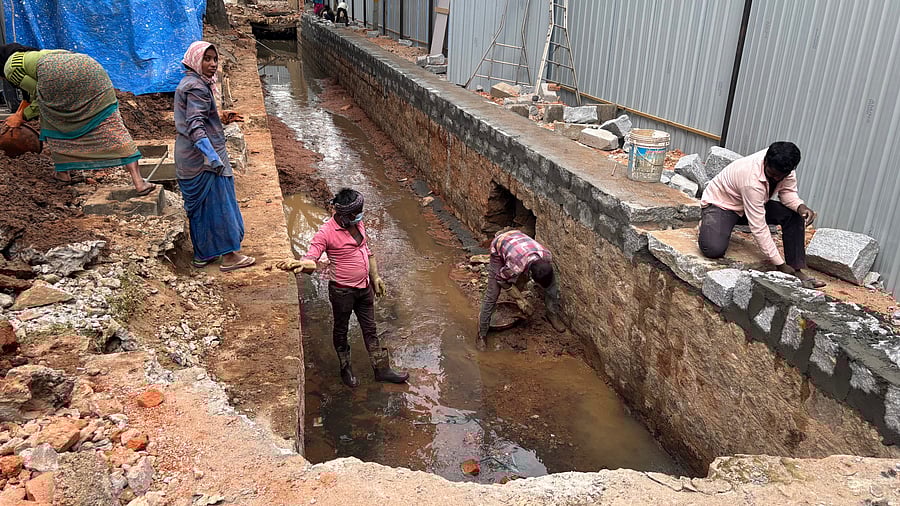 <div class="paragraphs"><p>Residents demand that authorities restore the drain to its original condition and keep it uncovered. </p></div>