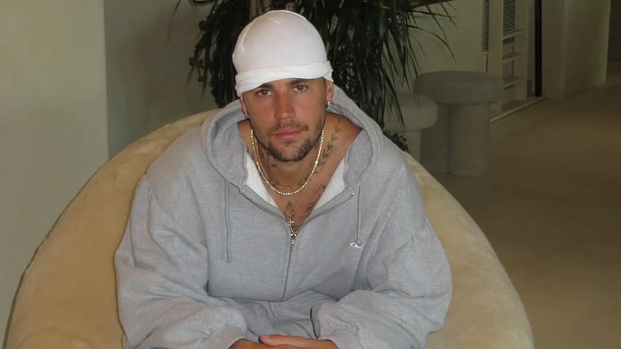 <div class="paragraphs"><p>Justin Bieber</p></div>